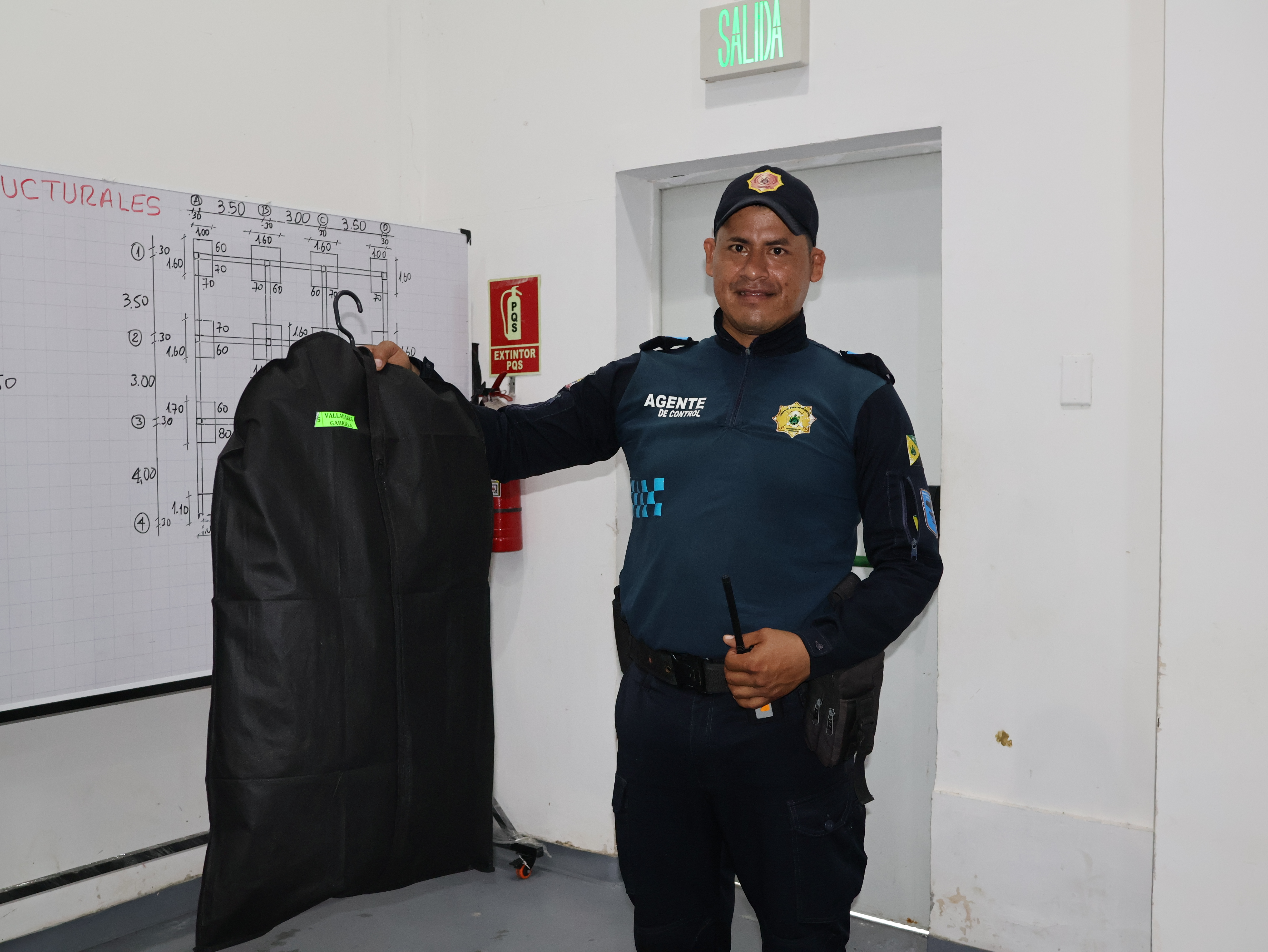 Alcaldía fortalece la seguridad con la entrega de 116 uniformes tácticos a agentes municipales