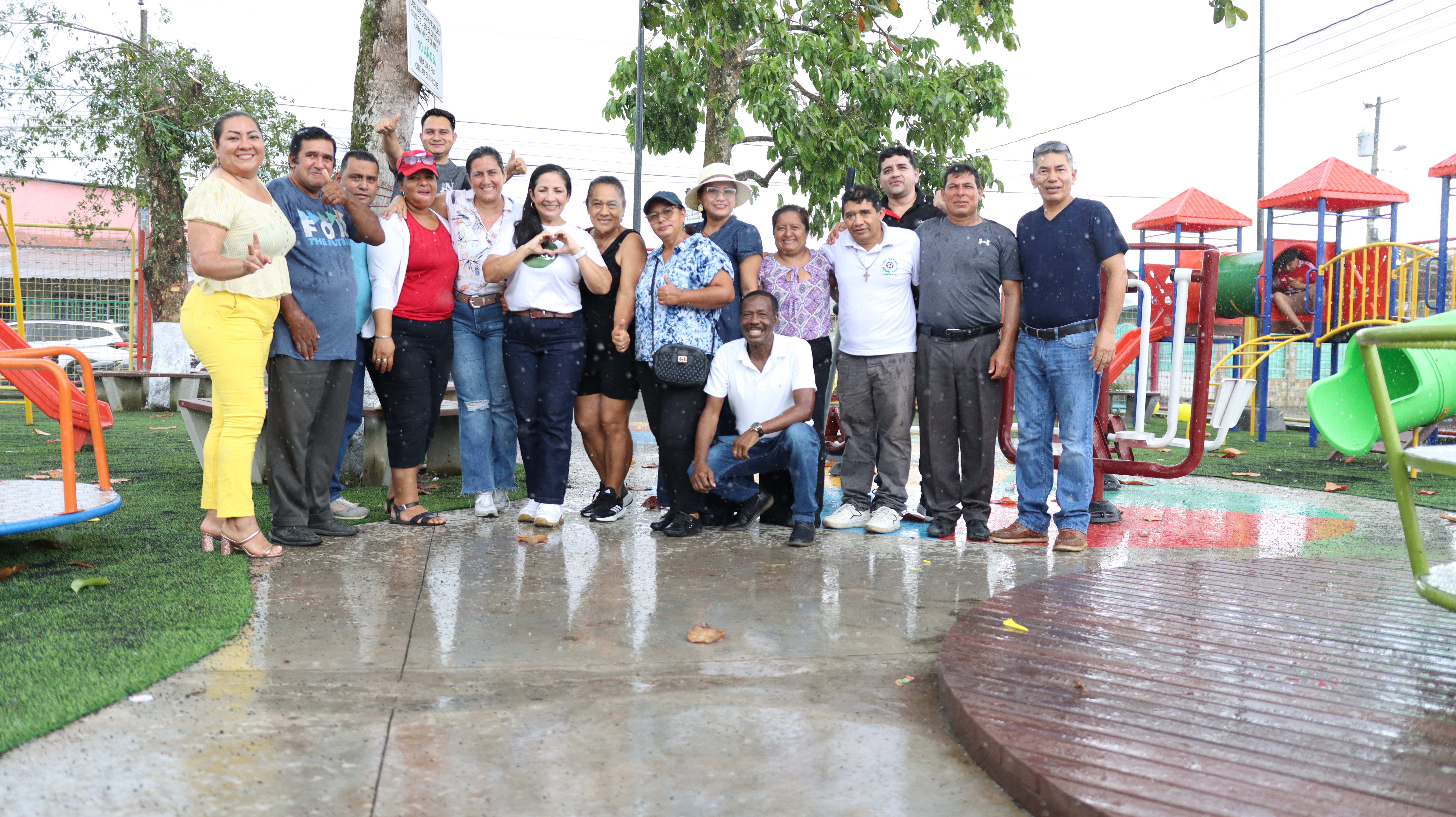 Alcaldía entrega nuevo parque en el barrio Las Américas