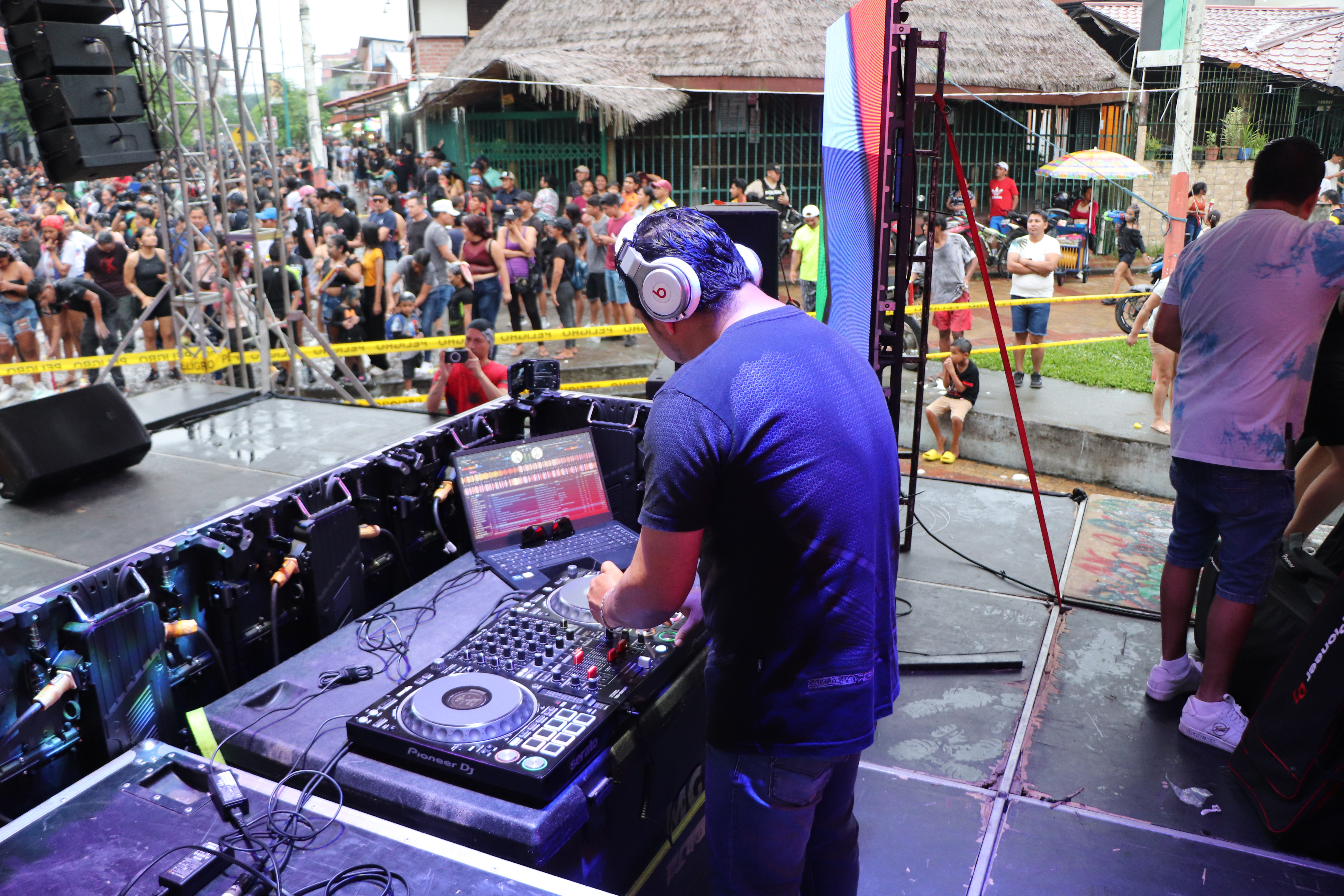 Alcaldía realizó feria gastronómica y festival de DJs