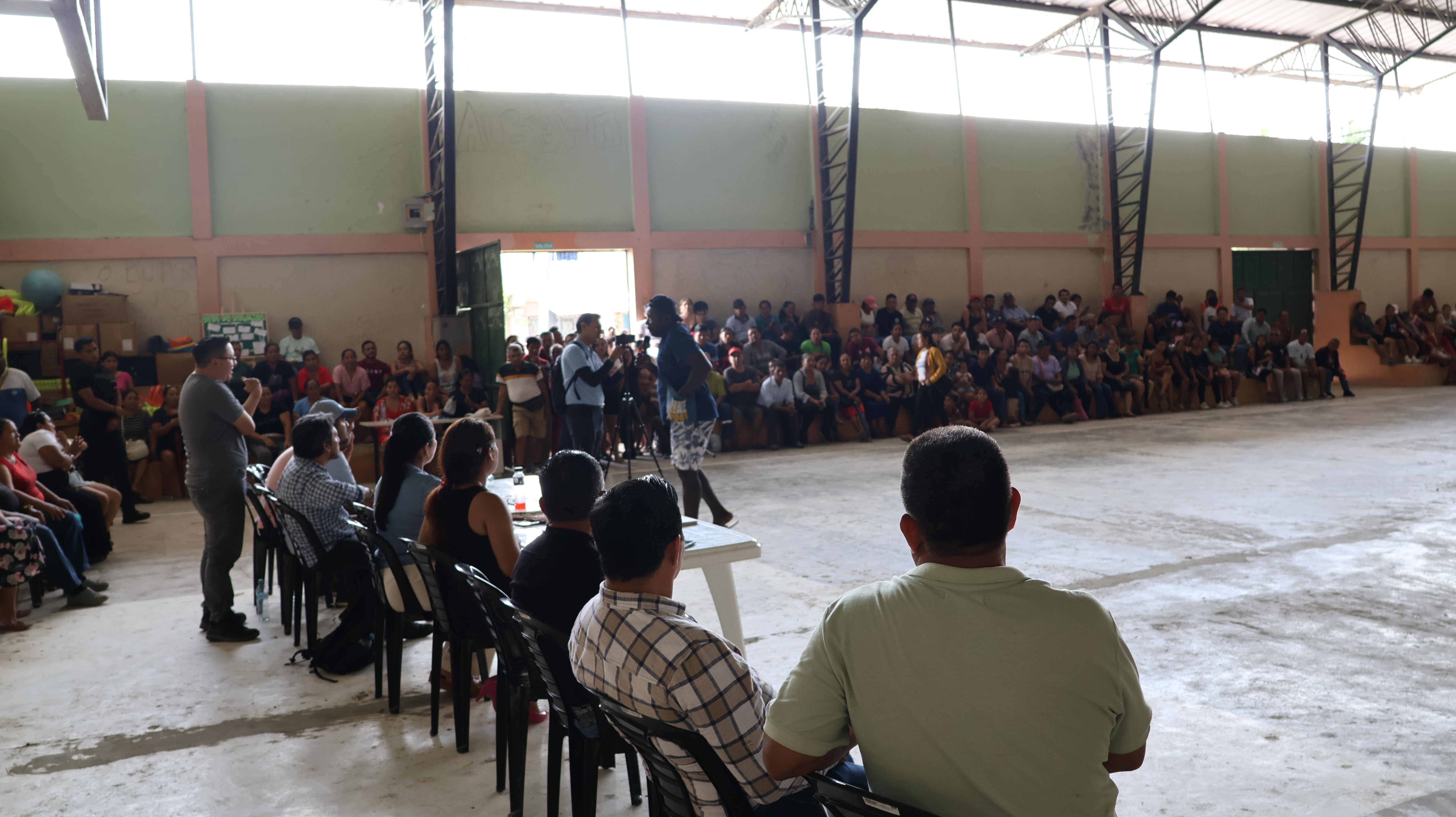 Shirma Cortés Sanmiguel cumple el sueño de Flor de Oriente, legalizar los predios tras tres décadas de espera