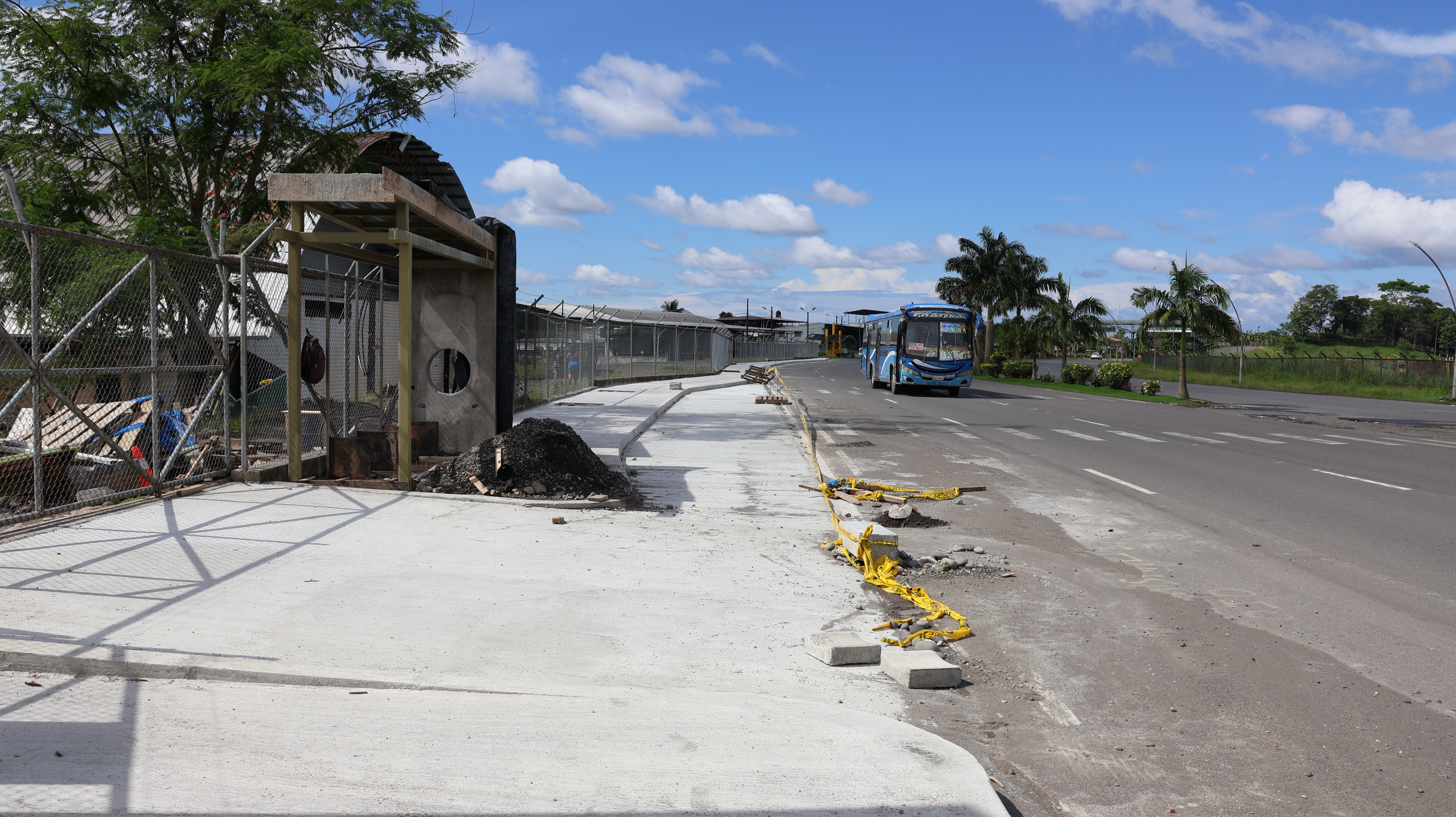 Movilidad ordenada y progreso urbano: con la construcción de una bahía de transporte en el barrio 28 de Marzo