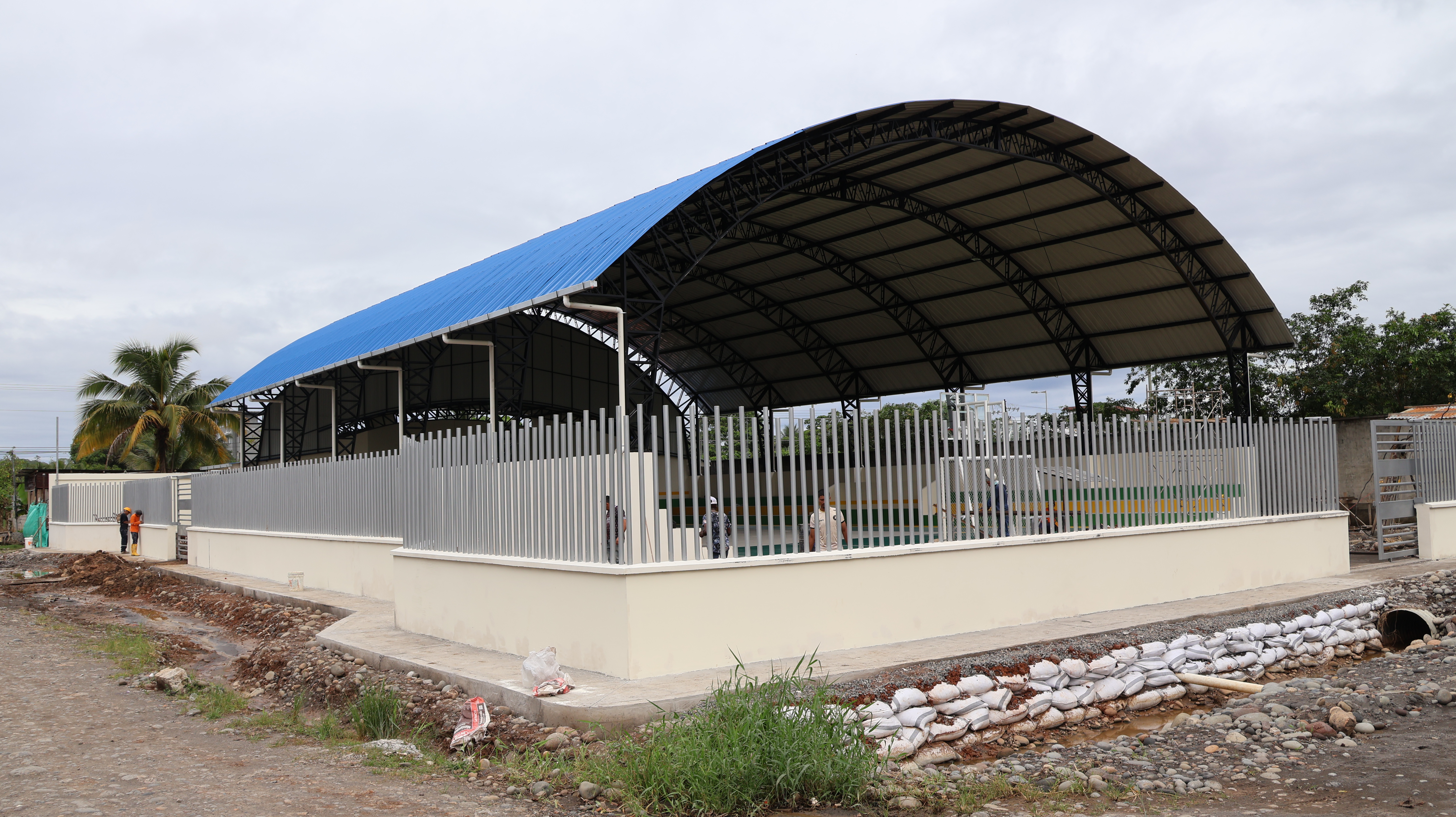 80% de avance tiene la construcción de la cancha cubierta de Mushuk Ayllu