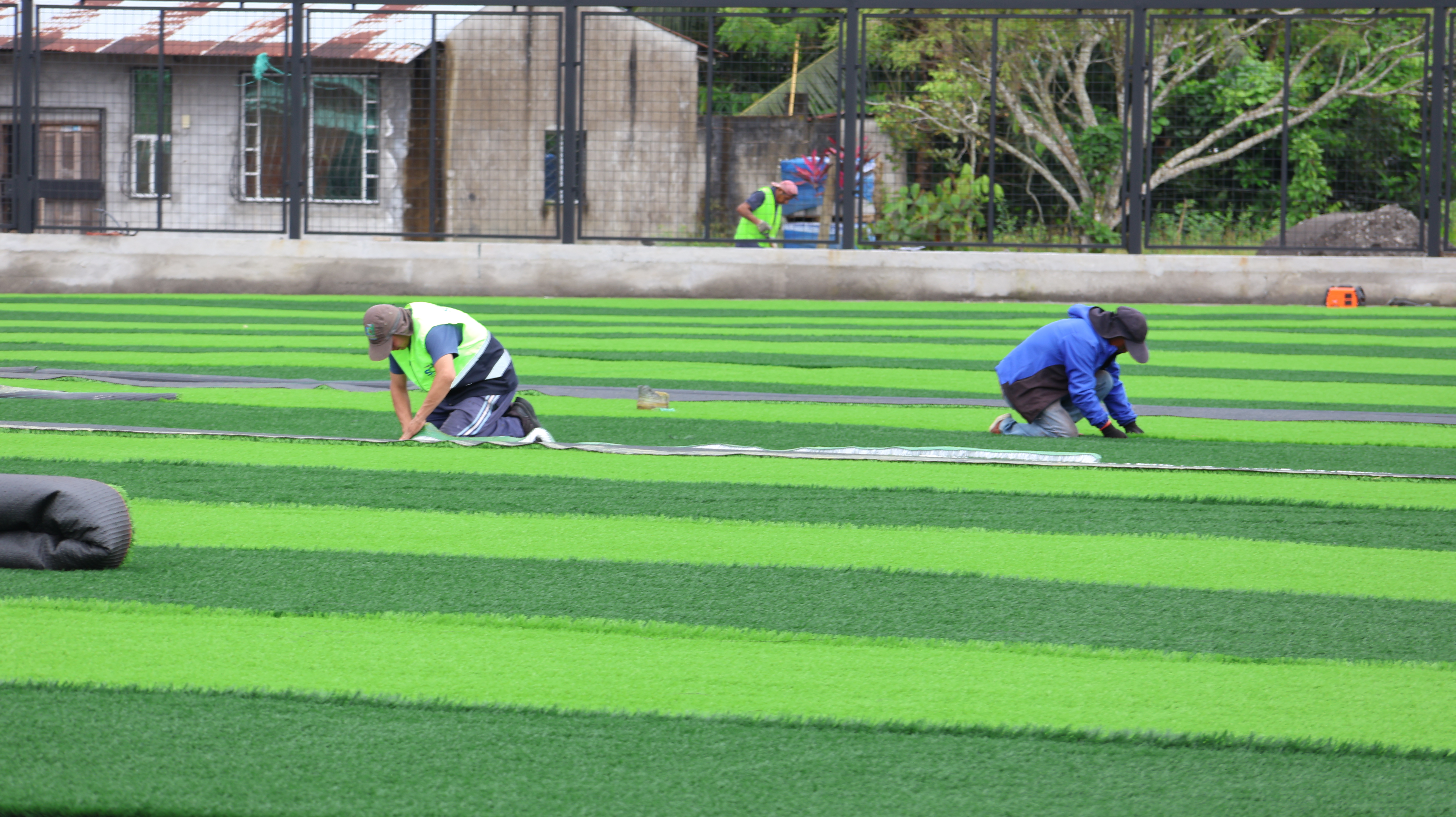 Avanza a gran medida la construcción de la cancha de fútbol El Moretal