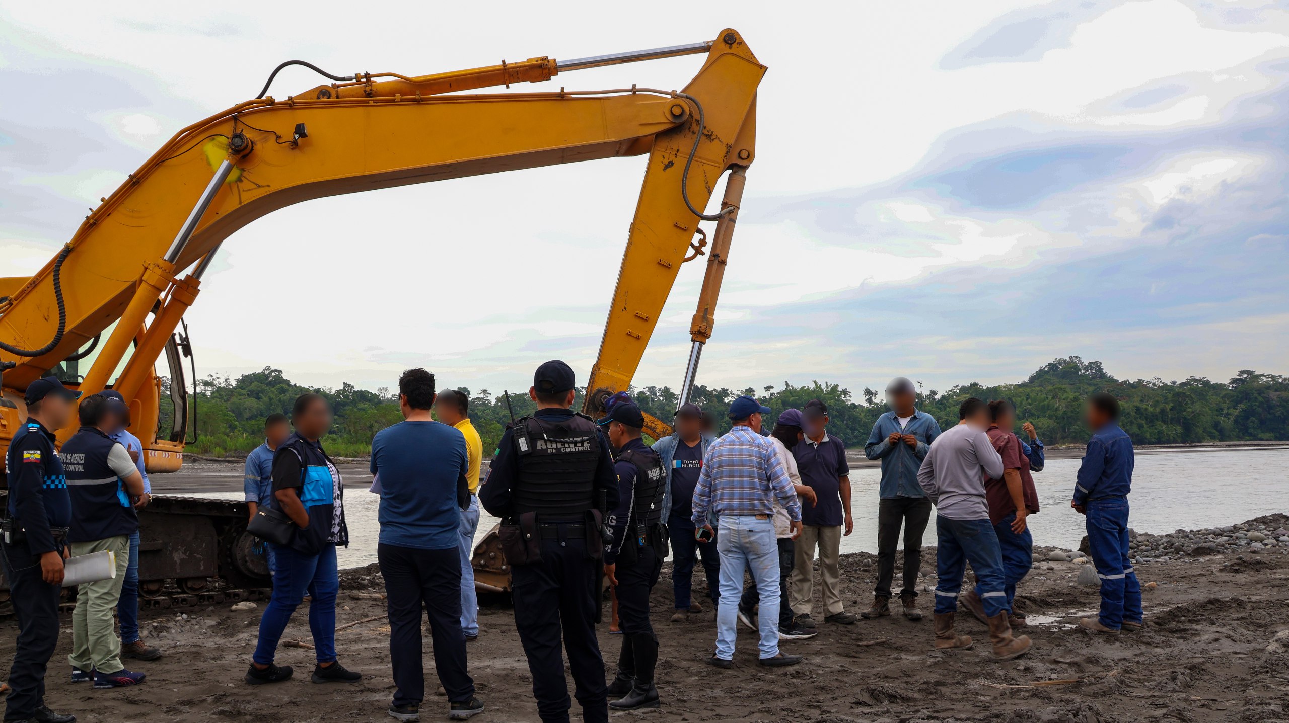 Operativo de control a la explotación de materiales de áridos y pétreos