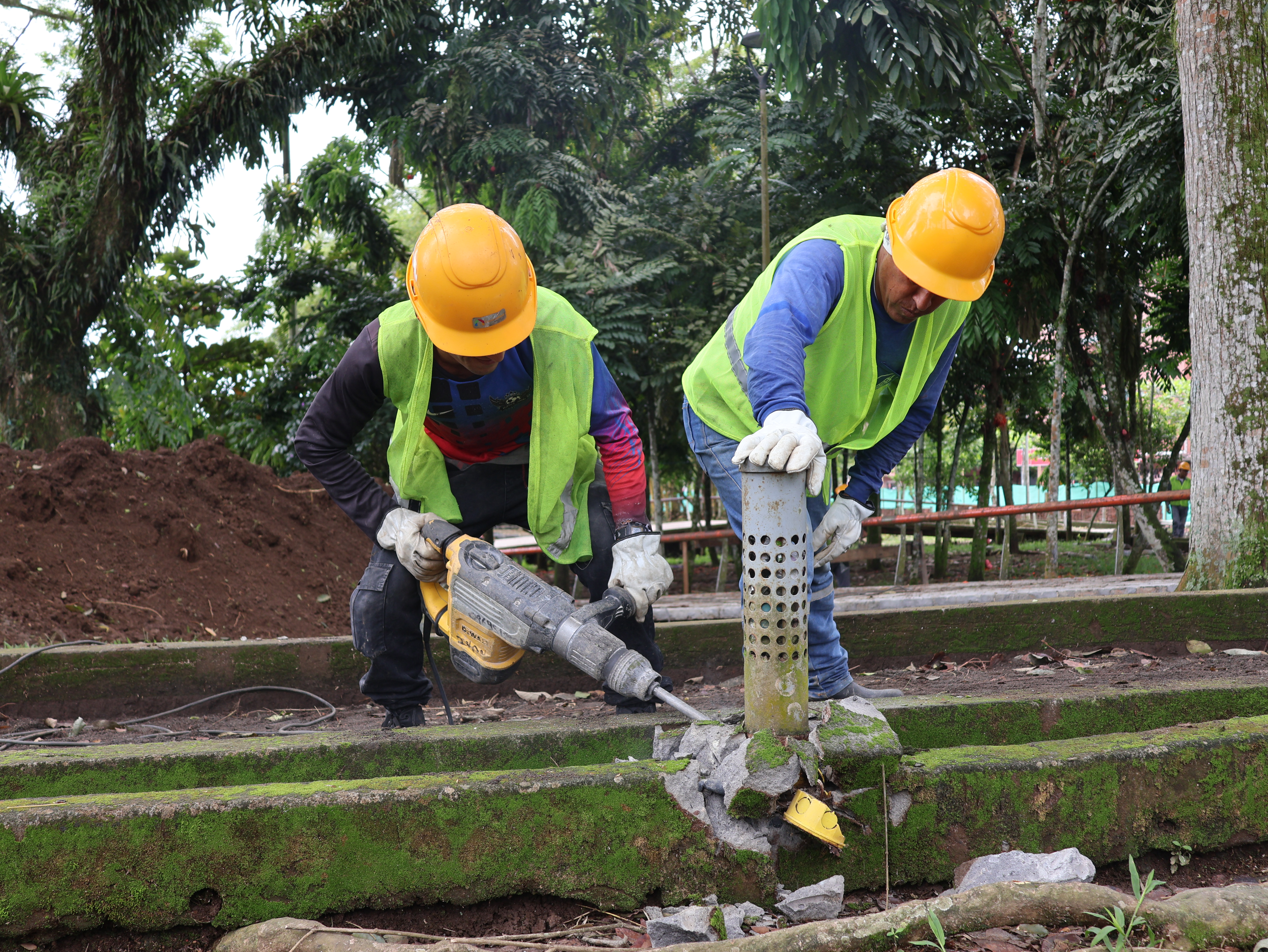 Parque Central renace con obras que impulsan empleo y futuro para el cantón