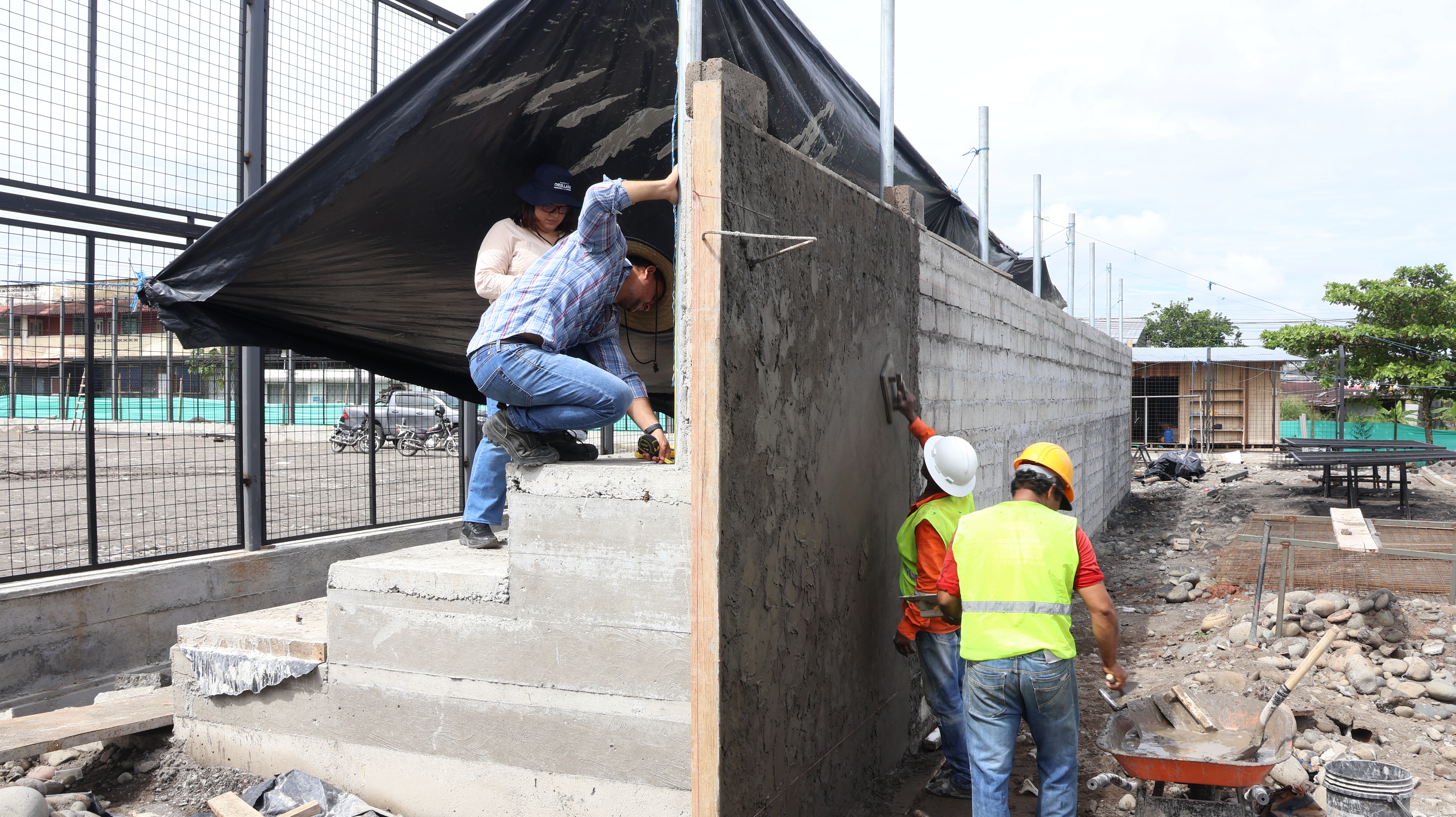 ¡Gran avance! La cancha de fútbol y mini parque de El Moretal ya alcanza el 60% de construcción