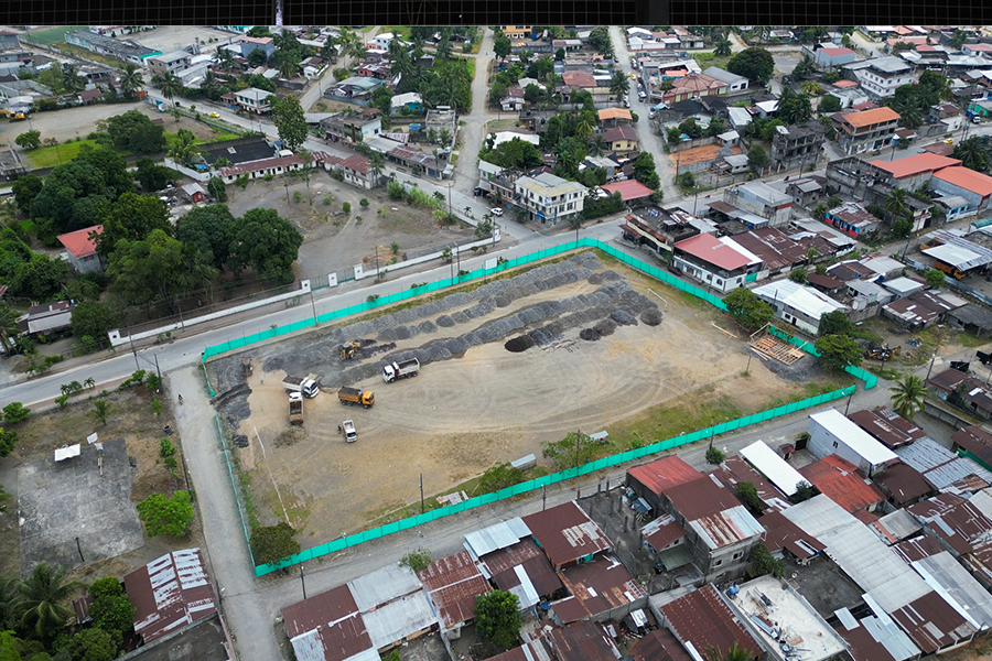 Alcaldía construye cancha de fútbol y mini parque en el barrio El Moretal
