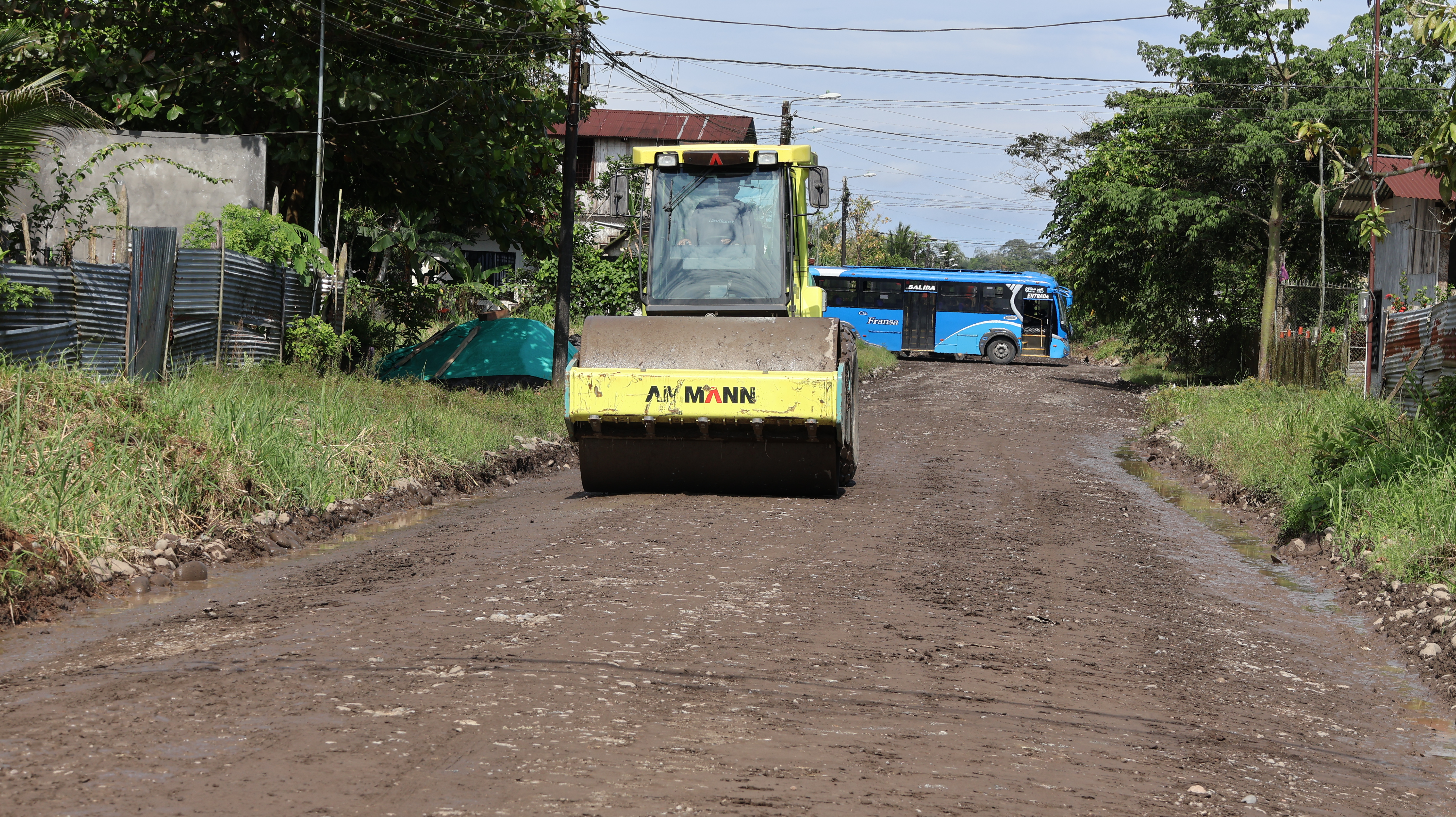 Mantenimiento vial en el barrio Turismo Ecológico