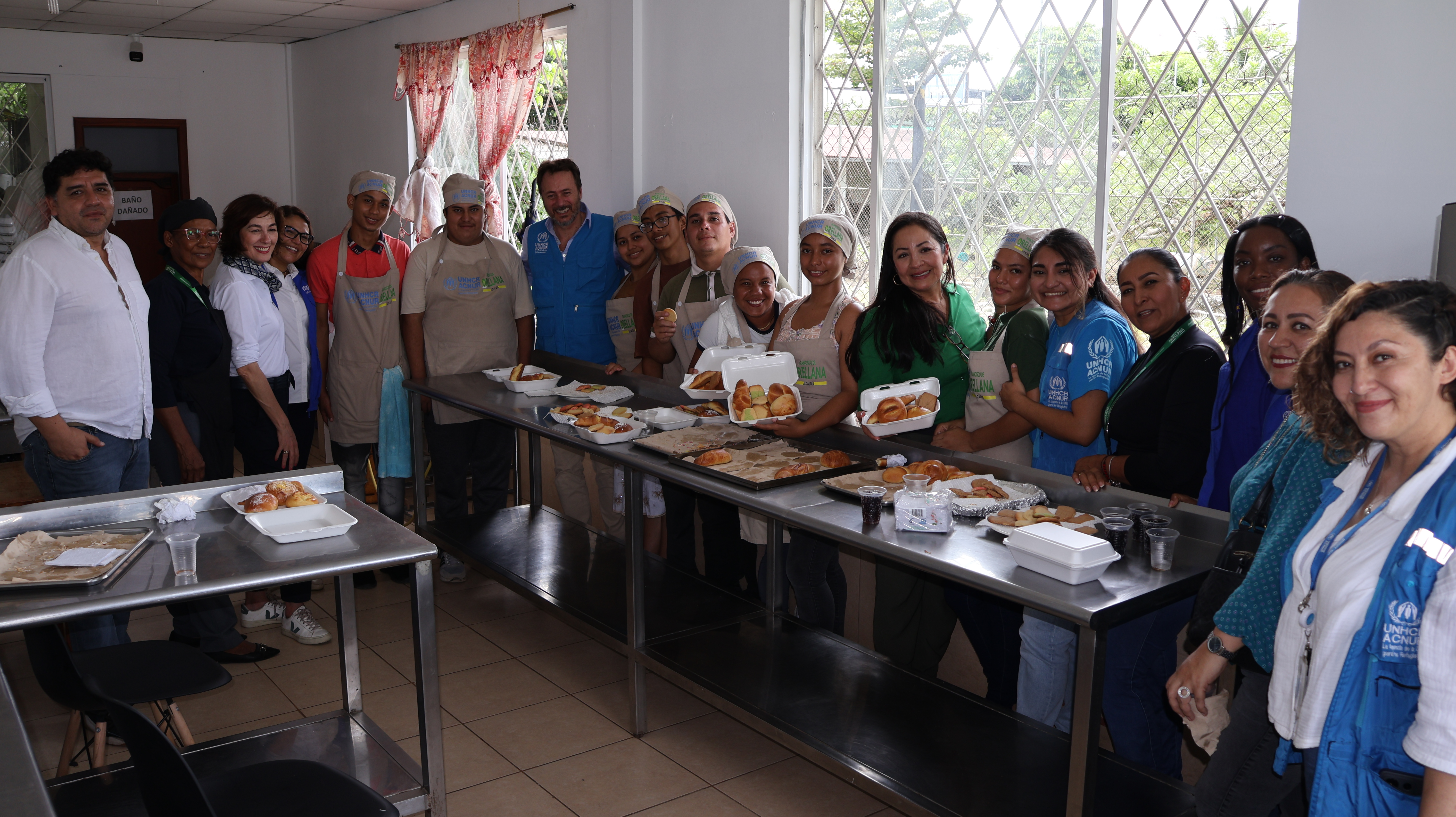 Visita de ACNUR y ONU a la Casa Taller “Aprende Emprendedor”