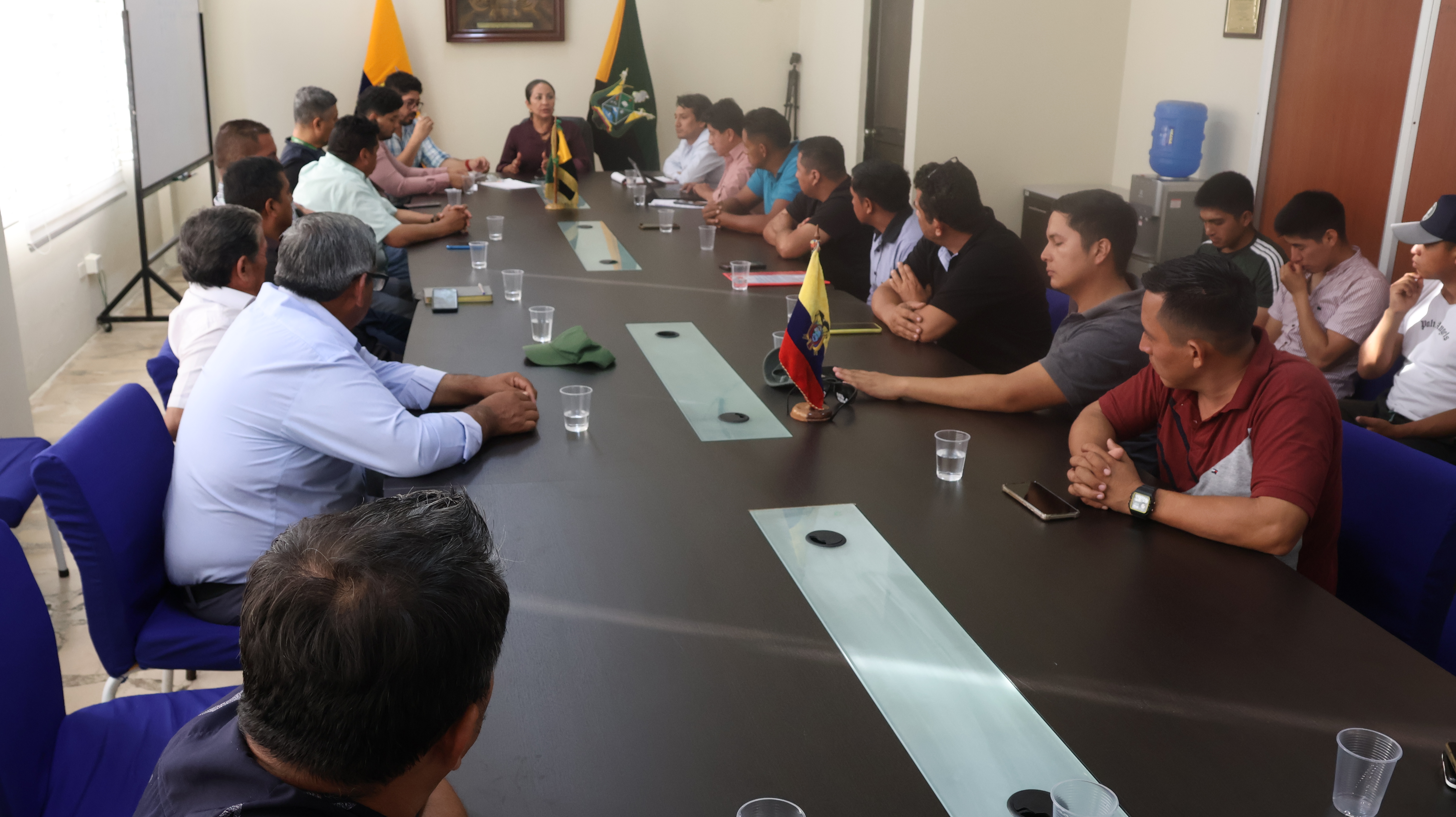 Alcaldía garantiza transporte tras 13 días de diálogo y firmeza